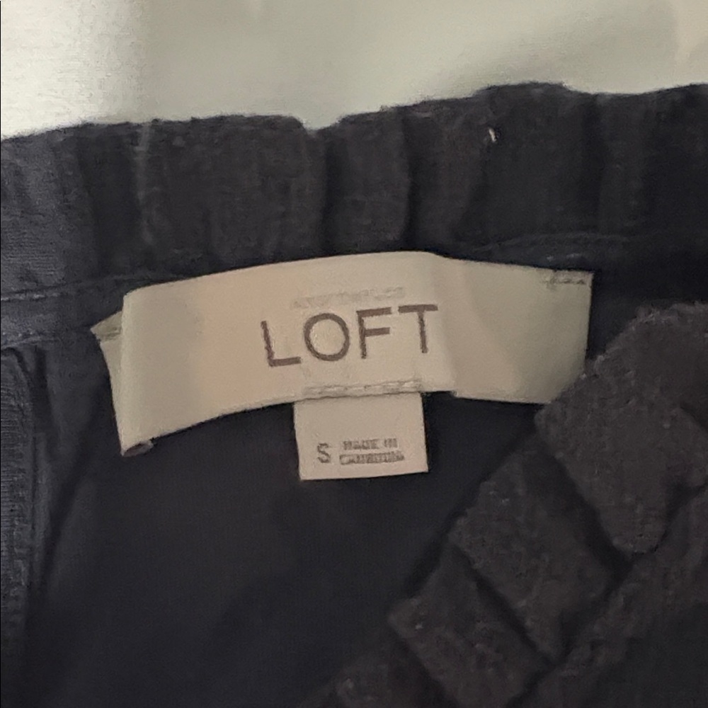 LOFT gray Ruffle Trim Top - Picture 3 of 4